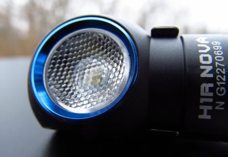 Налобный Г-образный фонарь Olight H1R Nova
